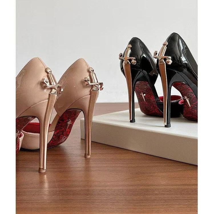 Patent Leather Pump - Zapatos de tacón alto dorados con